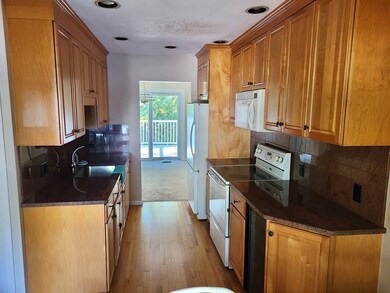 94 Old Quarry Dr, Weymouth, MA 02188 - photo 4