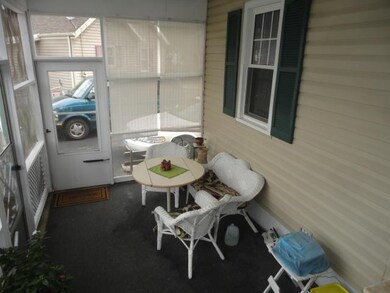 Guckert 1030 - Screen porch