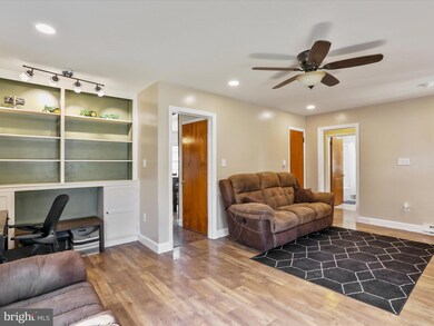 305 W 7th St, Waynesboro, PA 17268 - photo 6