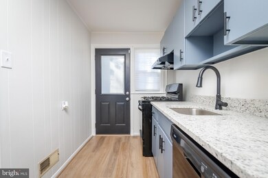 4041 Shannon Dr, Baltimore, MD 21213 - photo 7