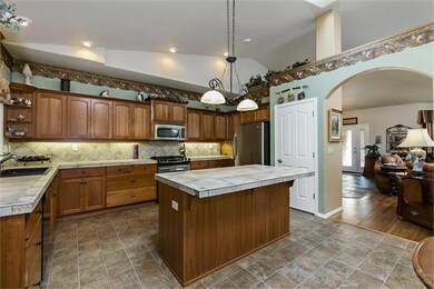 2238 SE Wind Rider Ln, Bend, OR 97702 - photo 2