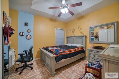 1402 La Ciniega Dr, Weslaco, TX 78596 - photo 5