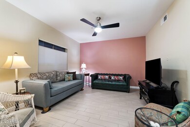 004__920 E Devonshire Ave unit 4005