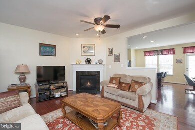 2275 Merseyside Dr, Woodbridge, VA 22191 - photo 5