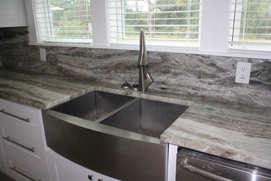 421 S Haugh Ave, Picayune, MS 39466 - photo 7