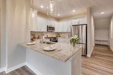 387 Masters Dr, Addison, IL 60101 - photo 3