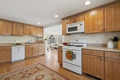 223 Sylvia St, Arlington, MA 02476 - photo 5