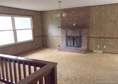 142 Meadow Woods Dr, Hendersonville, NC 28792 - photo 3