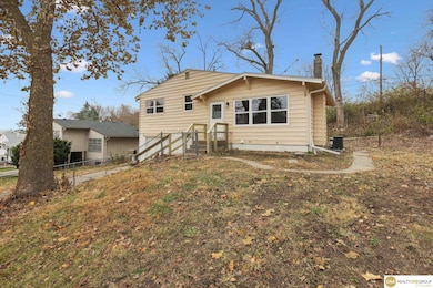 6905 Laurel Ave, Omaha, NE 68104 - photo 2