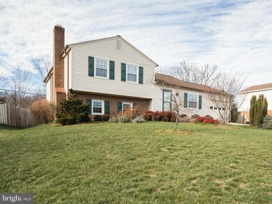 12834 Fantasia Dr, Herndon, VA 20170 - photo 2