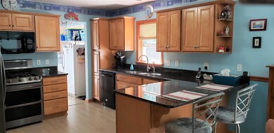 31 W Unity Rd, Claremont, NH 03743 - photo 7