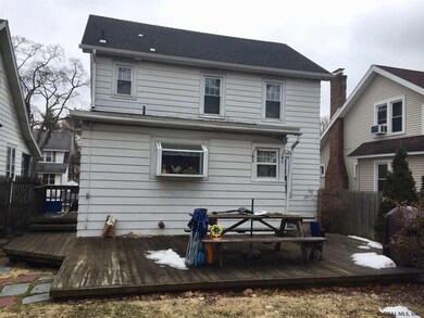 81 Pinewood Ave, Albany, NY 12208 - photo 3