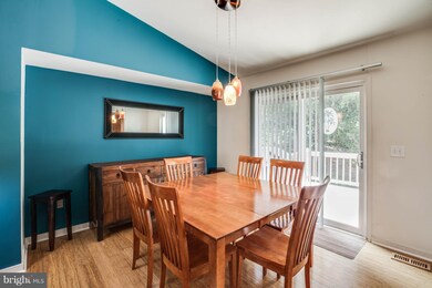 11810 Clarence Dr, Fredericksburg, VA 22407 - photo 7