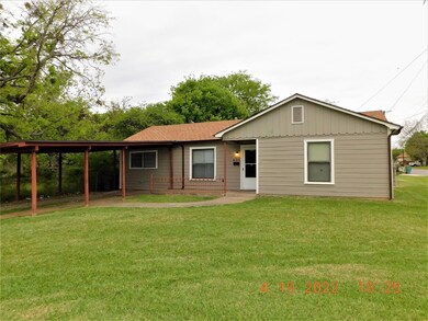 623 E Brockett St, Sherman, TX 75090 - photo 4