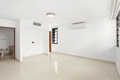 1510 Ashford Ave unit 1E, San Juan, PR 00907 - photo 2