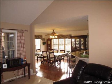 7404 Apple Mill Dr, Louisville, KY 40228 - photo 4