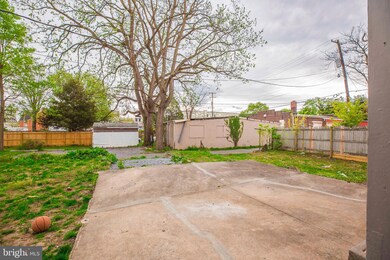 18 S Locust St, Hagerstown, MD 21740 - photo 4