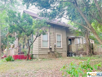524 W Hopkins St, San Marcos, TX 78666 - photo 4