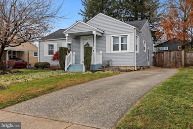 1186 Kingsley Rd, Camp Hill, PA 17011 - photo 2