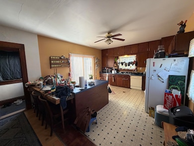 550 W Chestnut St unit 552, Port Washington, WI 53074 - photo 4