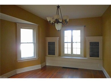 Dining Room with Window Seat and Walk-in Bay
