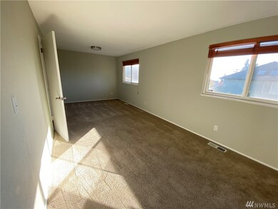 1224 S 272nd St, Des Moines, WA 98198 - photo 2