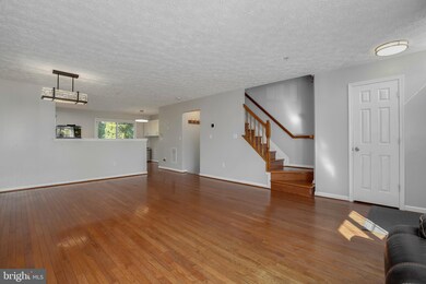 10426 Vista Gardens Dr, Bowie, MD 20720 - photo 5