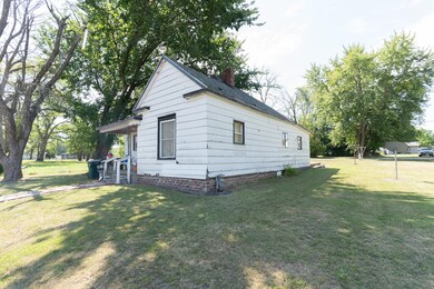 120 W Hinton Ave, Moberly, MO 65270 - photo 6