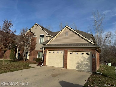 14362 Shadywood Dr, Sterling Heights, MI 48312 - photo 2