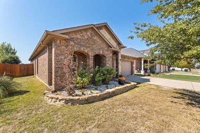 1005 Jodie Dr, Weatherford, TX 76087 - photo 2