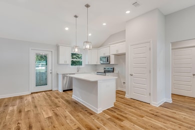 458 Crossland St, Crestview, FL 32539 - photo 6