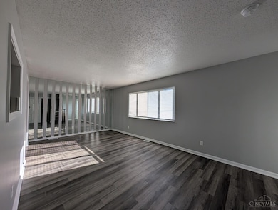 3427 Bighorn Ct, Cincinnati, OH 45211 - photo 2