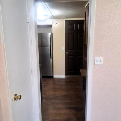 397 Lacy Dr unit B, Elgin, TX 78621 - photo 6