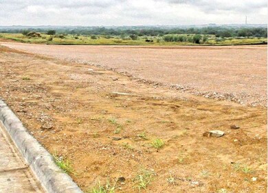 4022 Quivira Dr, Laredo, TX 78045 - photo 2