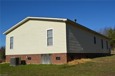 6045 Union Grove Church Rd, Seagrove, NC 27341 - photo 2