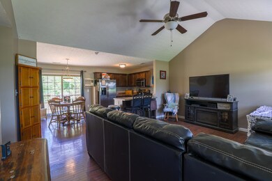 226 Gentry Crossing Blvd, Mount Washington, KY 40047 - photo 3