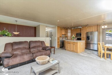 3749 Henderson Loop
