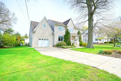 36 Silverwhite Rd