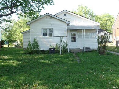 111 E Ford St, Harrisburg, IL 62946 - photo 4
