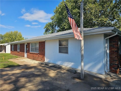 612 N Maple St, Eldon, MO 65026 - photo 3