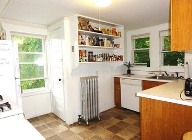 174 Brown St unit 2, Waltham, MA 02453 - photo 3