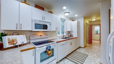 22004 Bluewater Dr SE, Yelm, WA 98597 - photo 7