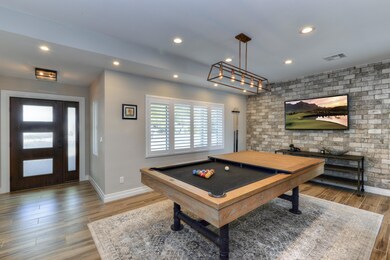 002_Living Room