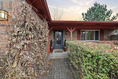 5670 Oliver St, Columbus, OH 43231 - photo 4