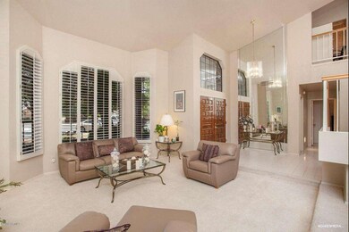LOS ABOLES LIVING RM 3