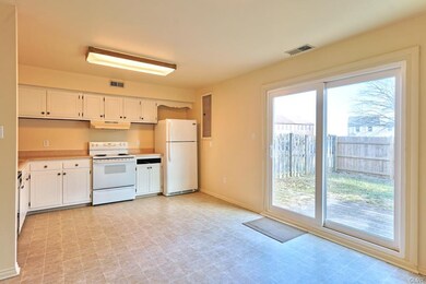 54 Eisenhower Cir, Whitehall, PA 18052 - photo 7