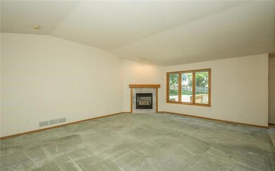 3005 Deep Woods Ct, Des Moines, IA 50320 - photo 4