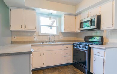 1666 Lynnhurst Rd, Columbus, OH 43229 - photo 4