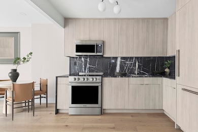 1811 Menahan St unit 2F, Flushing, NY 11385 - photo 2