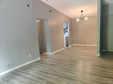 521 Martin Luther King Dr W, Cincinnati, OH 45220 - photo 3